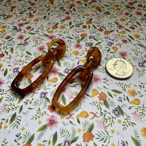 Tortoiseshell Earrings - Picture 4 of 4